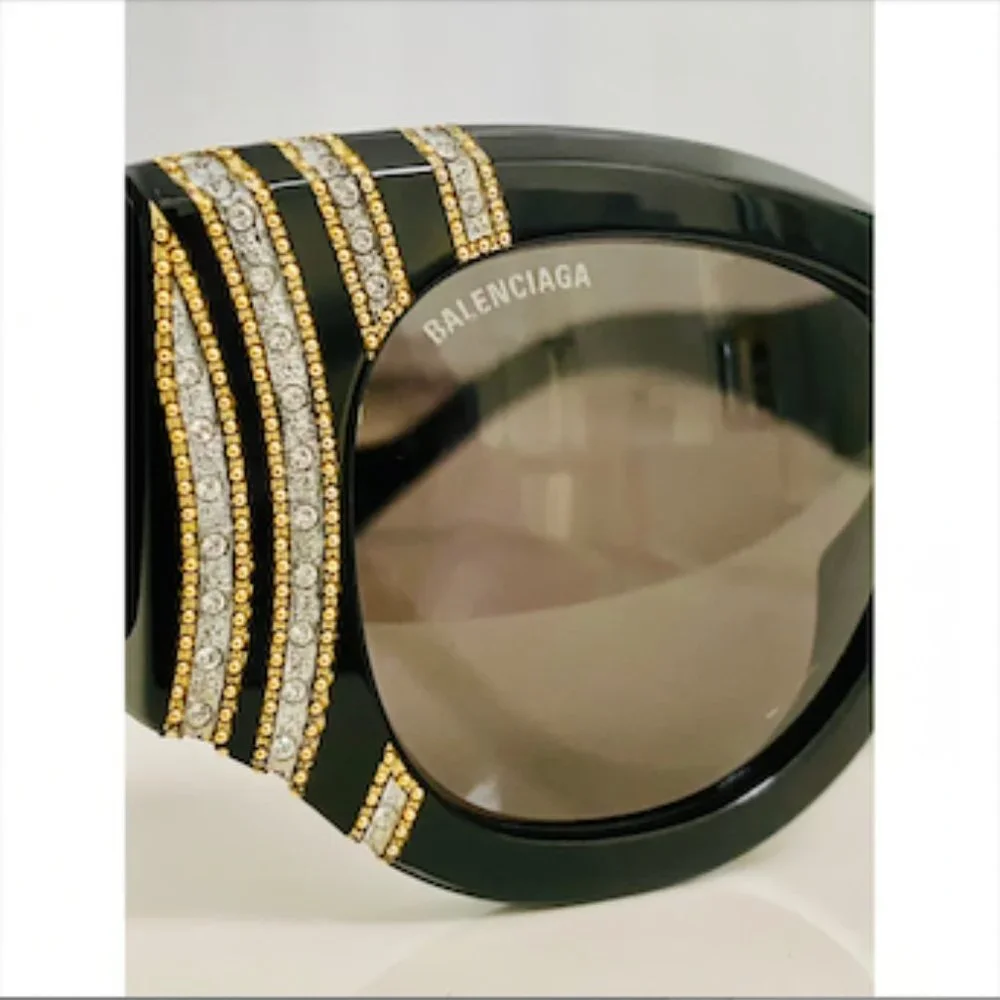 Balenciaga Black sunglasses studded with gold hardware and crystals - Picture 6 of 11